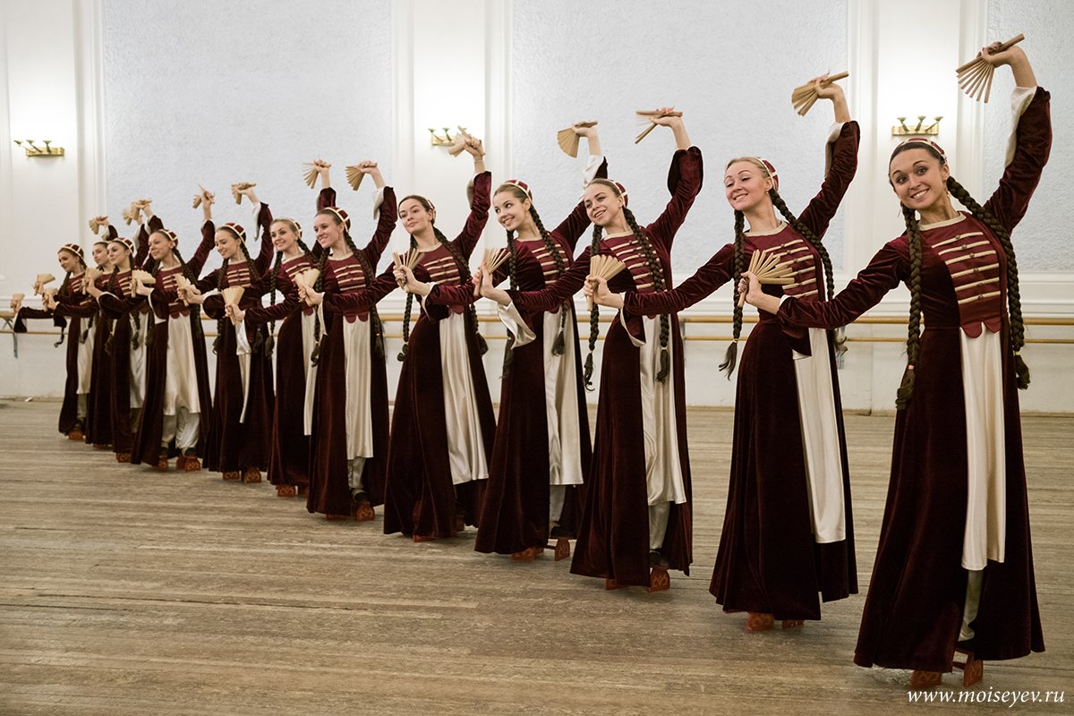Премьера Адыгского танца «Тляпатет»